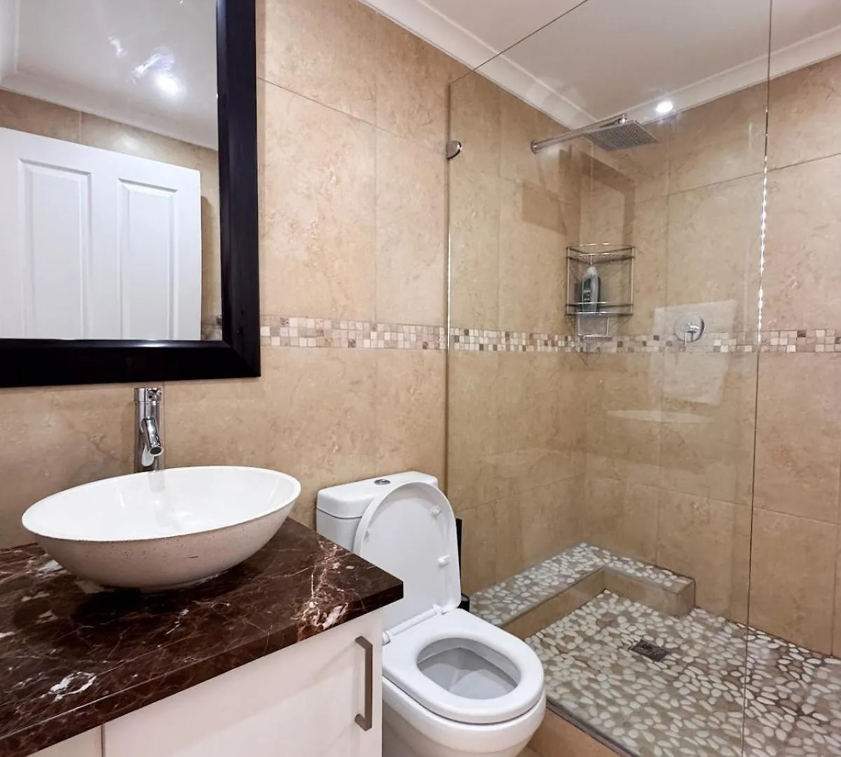 Urban Oasis Penthouse-Jacuzzi! Villa Cape Town Holiday home