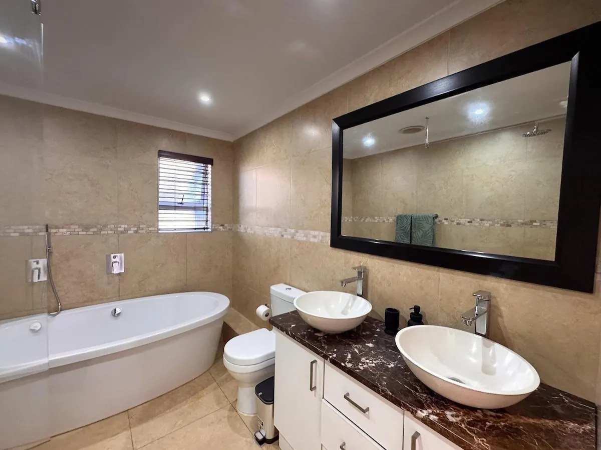 Urban Oasis Penthouse-Jacuzzi! Villa Cape Town 0*,  South Africa