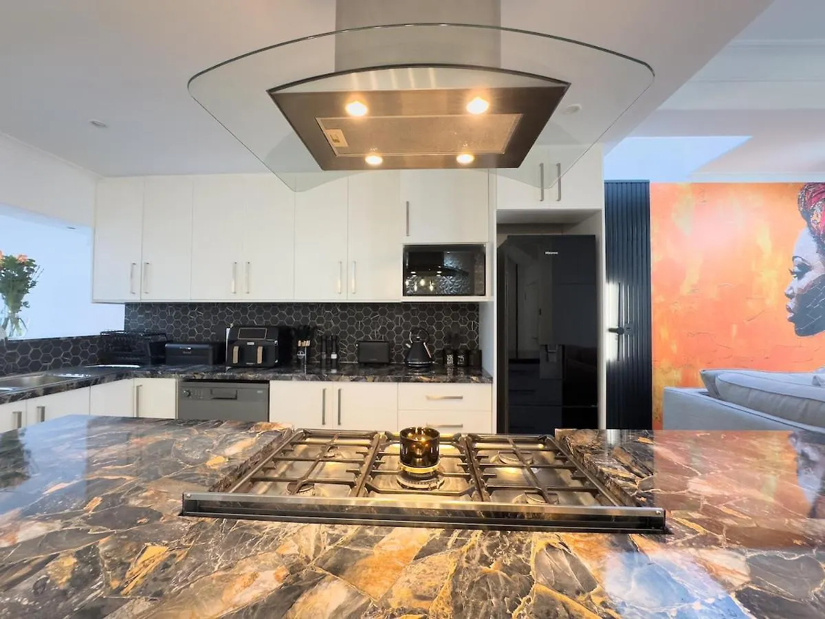 Holiday home Urban Oasis Penthouse-Jacuzzi! Villa Cape Town